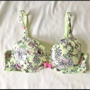 EUC Victoria’s Secret Bra 38B